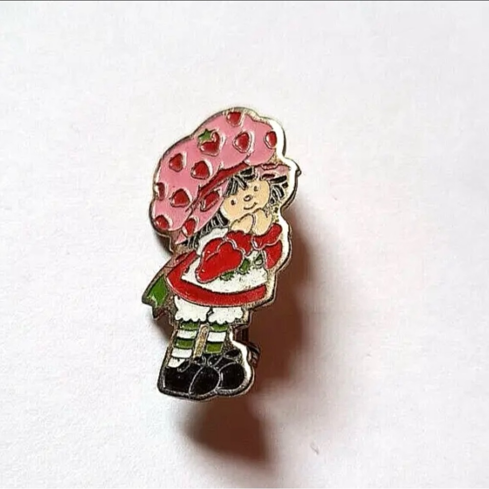 Vintage 1980 Strawberry Shortcake Enamel Pin